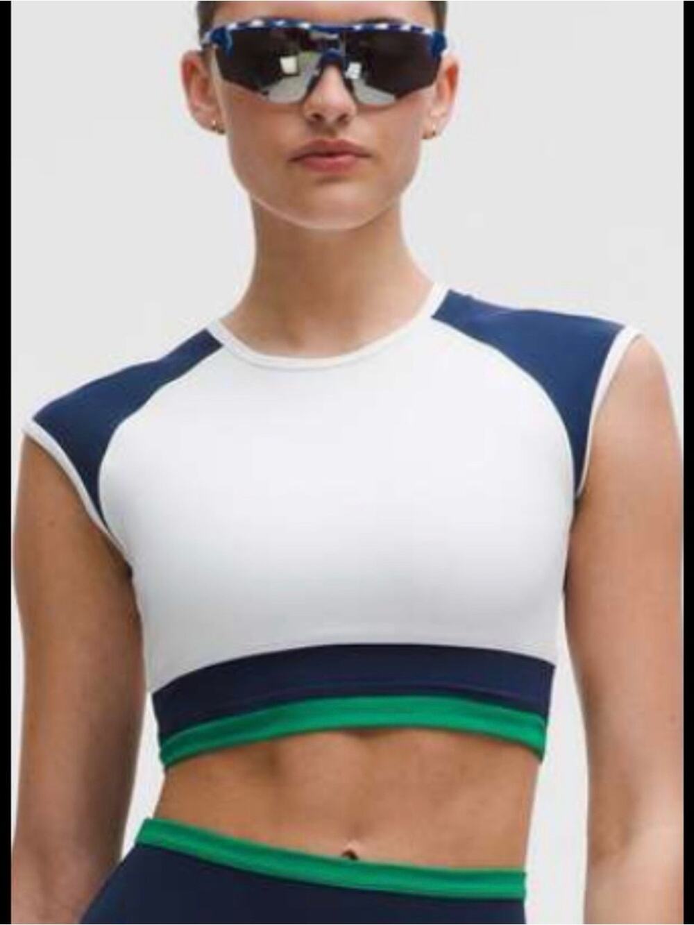 Lululemon Nulu colourblock crop short sleeve green white and top with bra